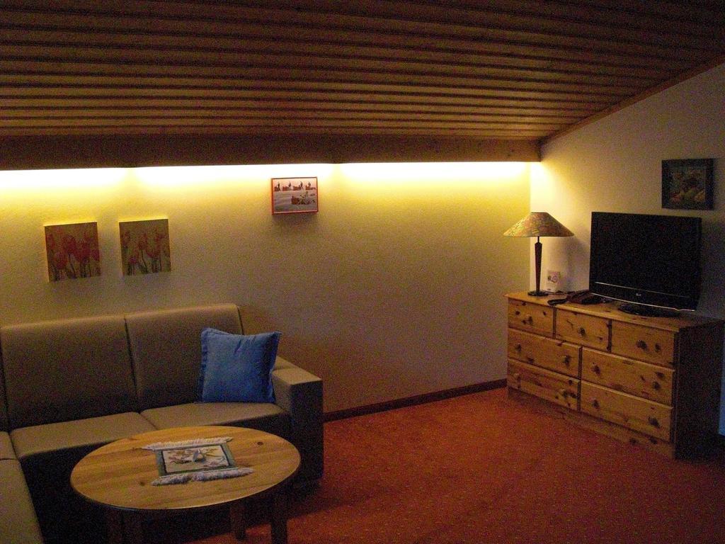 Hotel-Pension Flora Saalbach-Hinterglemm Habitación foto