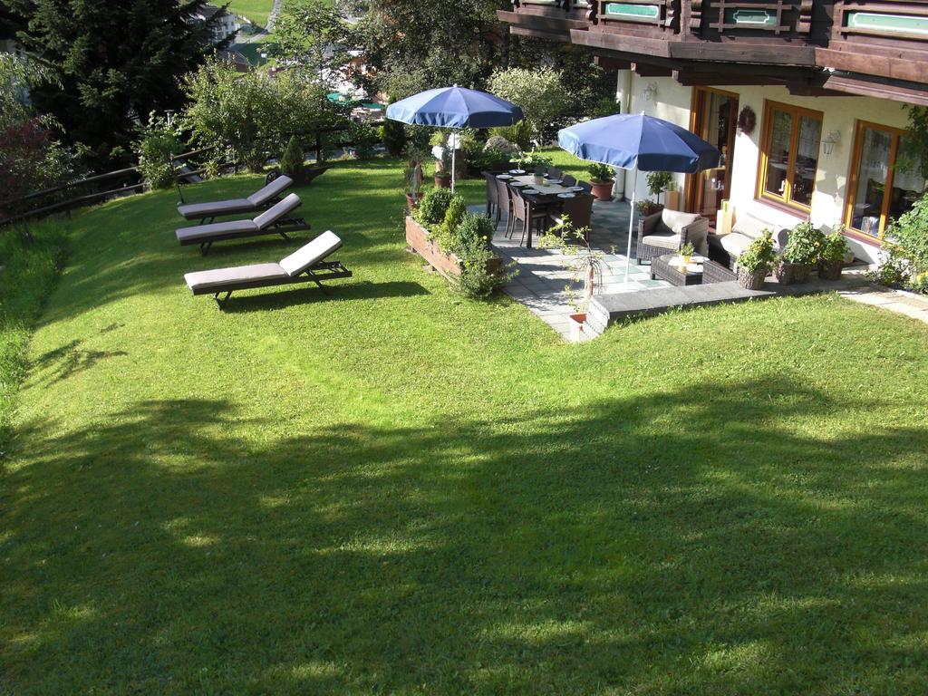 Hotel-Pension Flora Saalbach-Hinterglemm Exterior foto