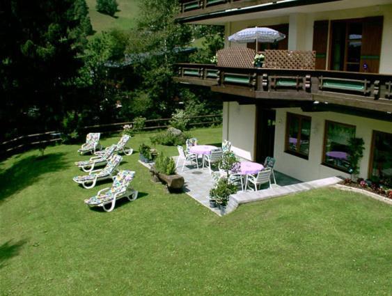 Hotel-Pension Flora Saalbach-Hinterglemm Exterior foto