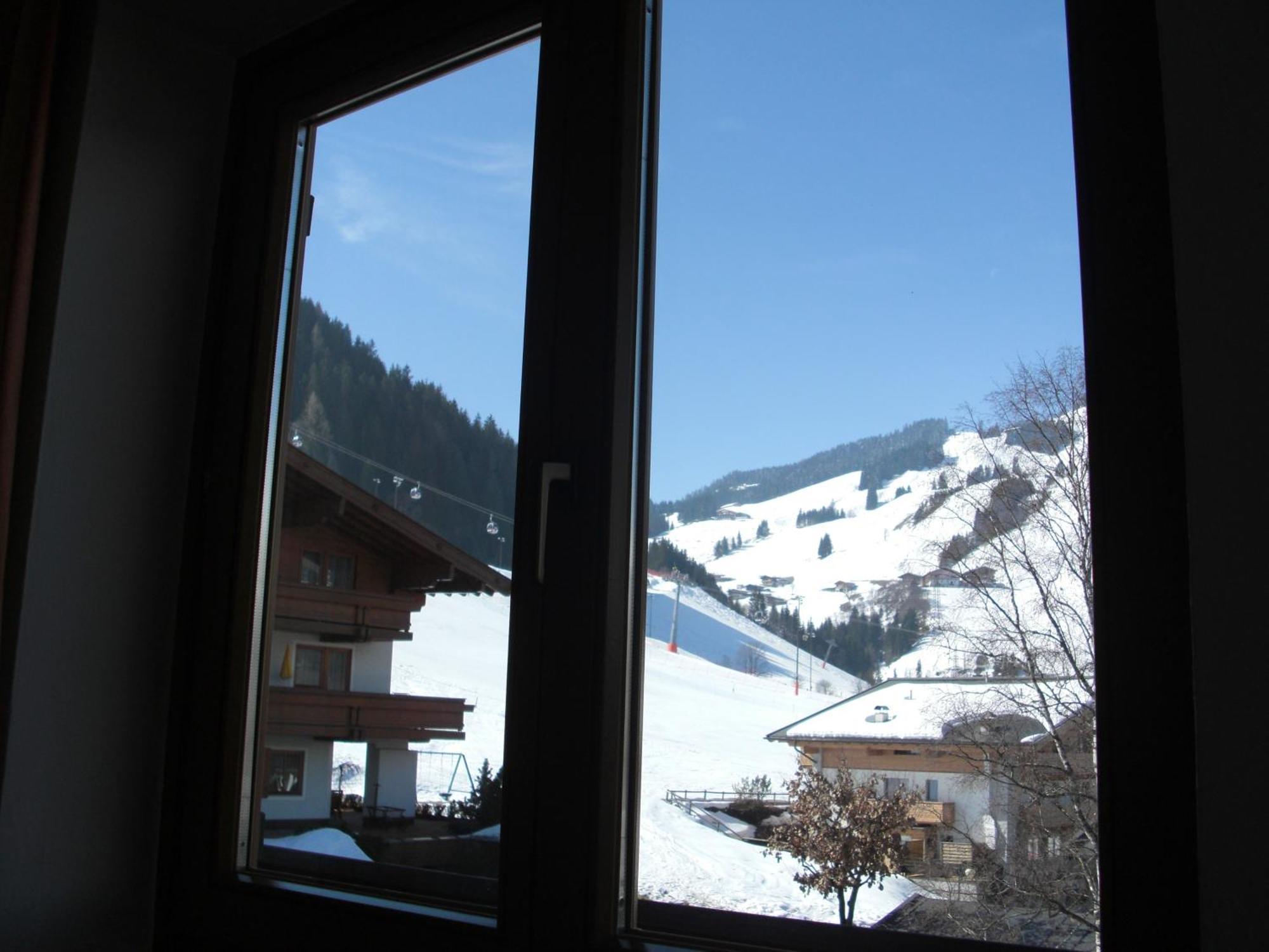 Hotel-Pension Flora Saalbach-Hinterglemm Habitación foto