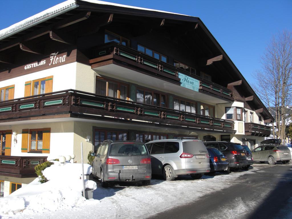 Hotel-Pension Flora Saalbach-Hinterglemm Exterior foto